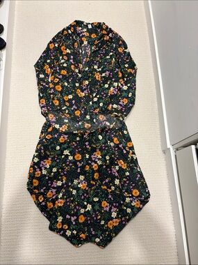 Old Navy Black Floral Pajama Set long sleeves / pants